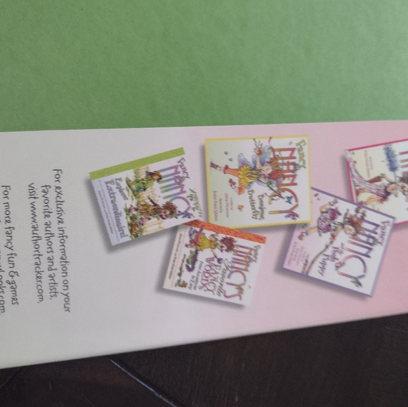 Fancy Nancy Christmas Book - Picture 5 of 5